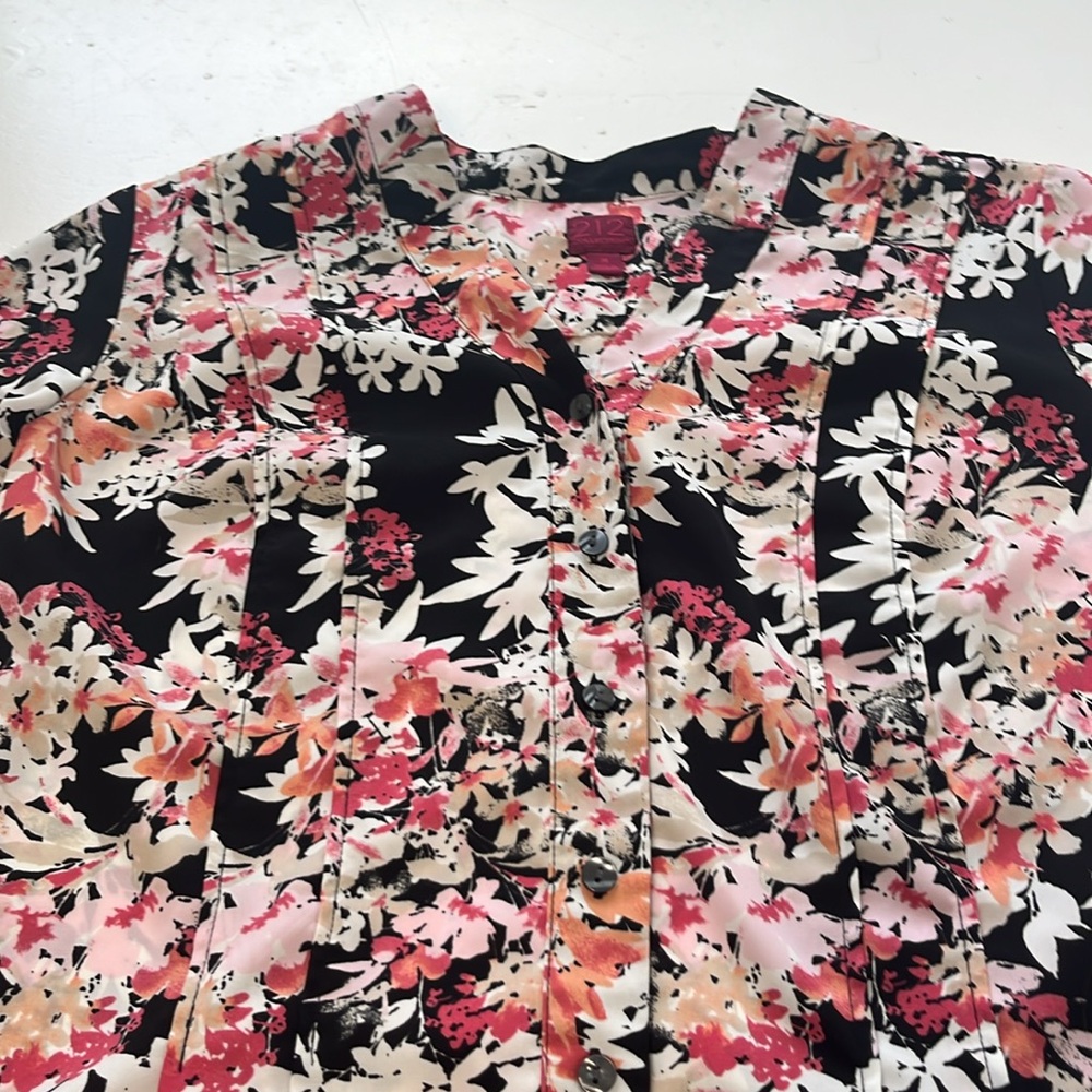 212 Collection Medium Short Sleeve Pink Floral Print Button Up Blouse - Picture 4 of 5